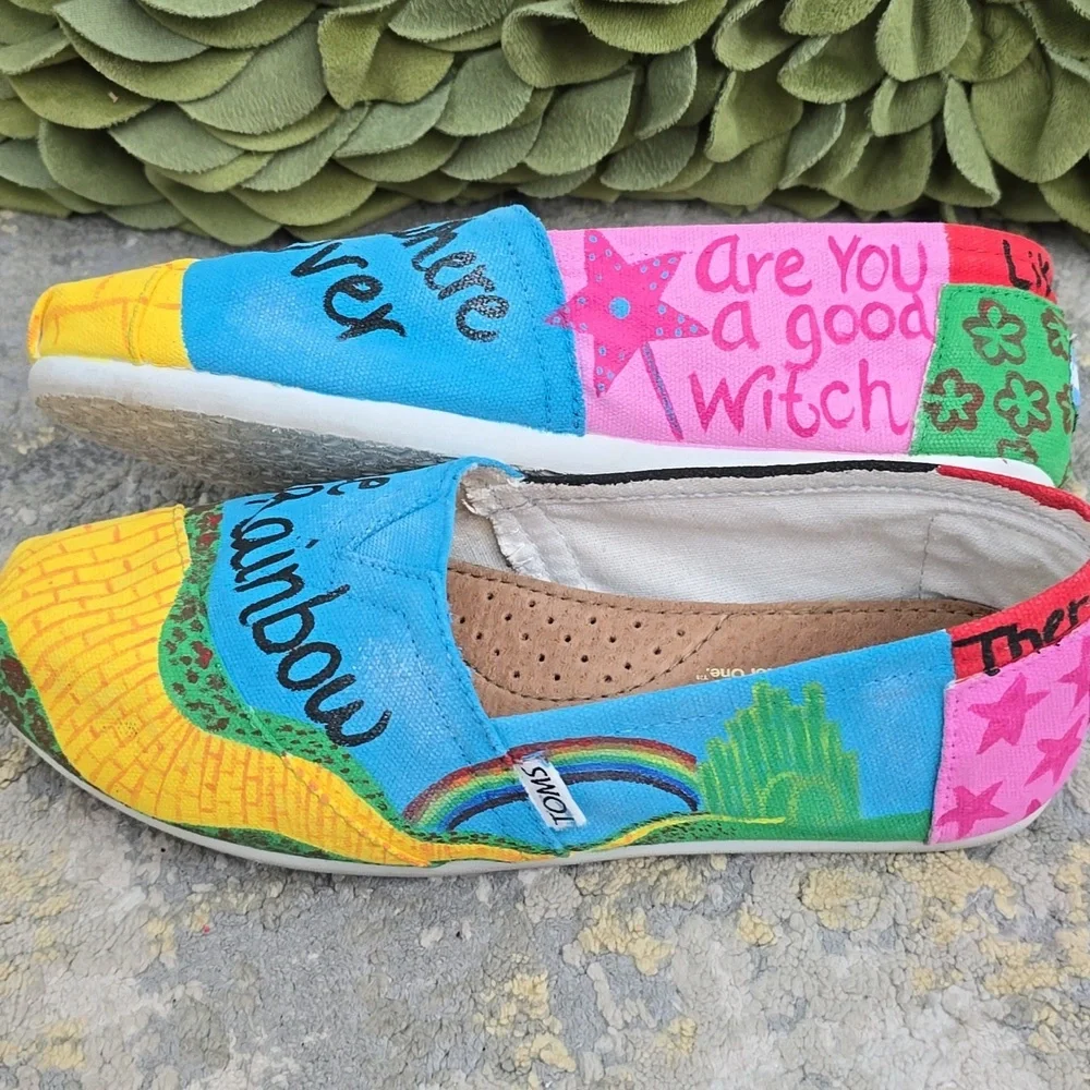 TOMS Wizard of Oz Slip-Ons  Alpargata Custom Painted Size 7.5 - Picture 5 of 14